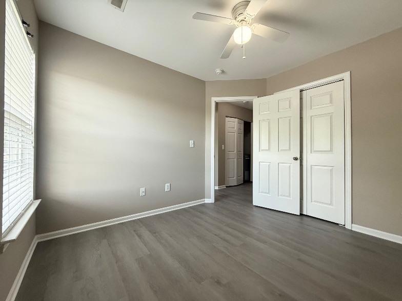 Building Photo - 705 Bellview Way