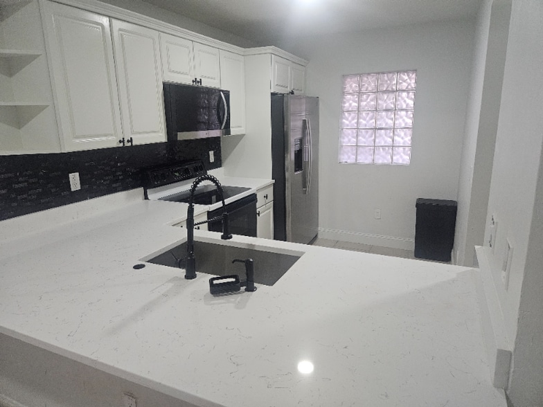 Building Photo - 3732 SW 7th Pl