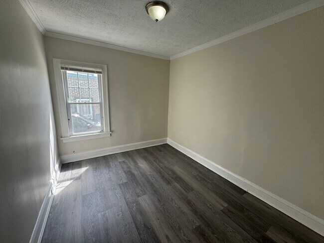 Building Photo - 3241 Kildare Rd