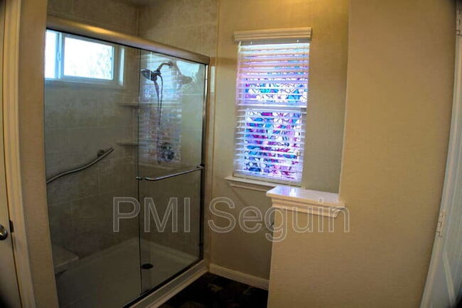 Building Photo - 111 Hoya Ln