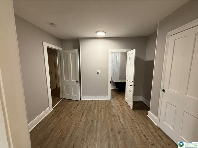 Building Photo - 116 S 6th St