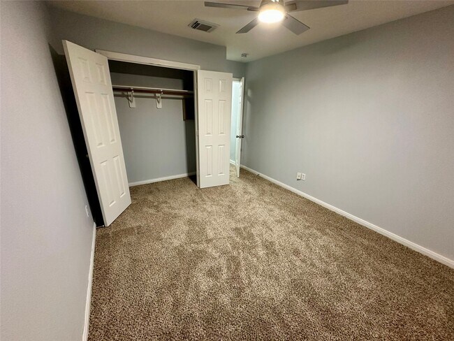 Building Photo - 8810 Barron Wood Cir E