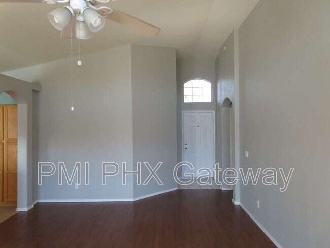 Building Photo - 1331 W Butler Dr