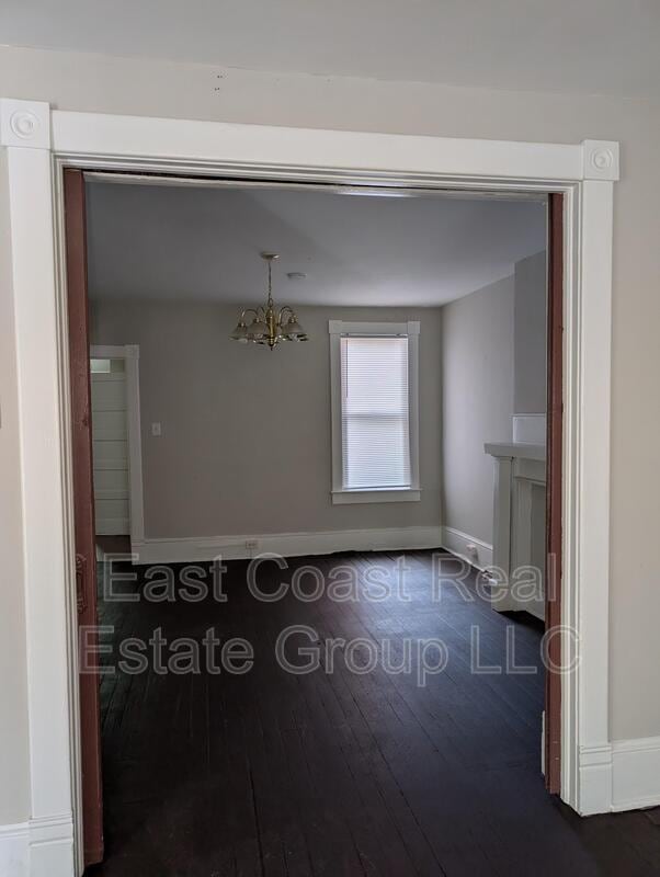 Building Photo - 304 1/2 W Martin St