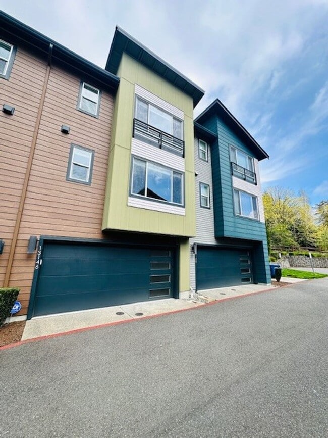 Building Photo - 3Bd/2.25Ba Seattle Townhouse