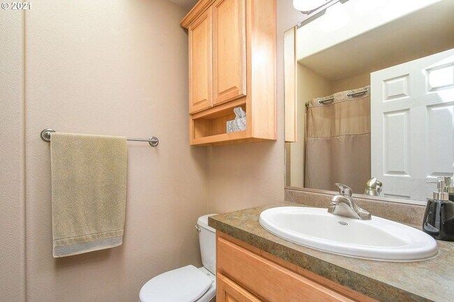 Building Photo - Desirable 3BD Ranch Home in Great Burton L...