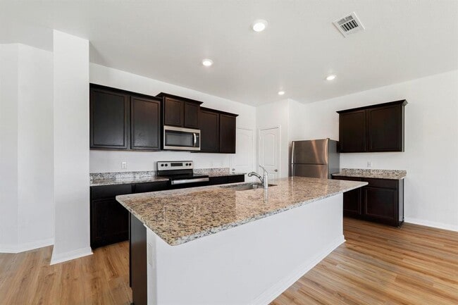 Building Photo - 317 Cres Park Dr