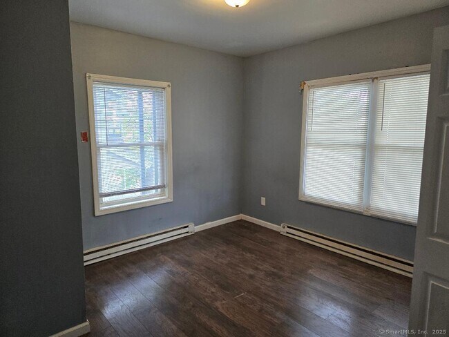 Building Photo - 14 Wood St