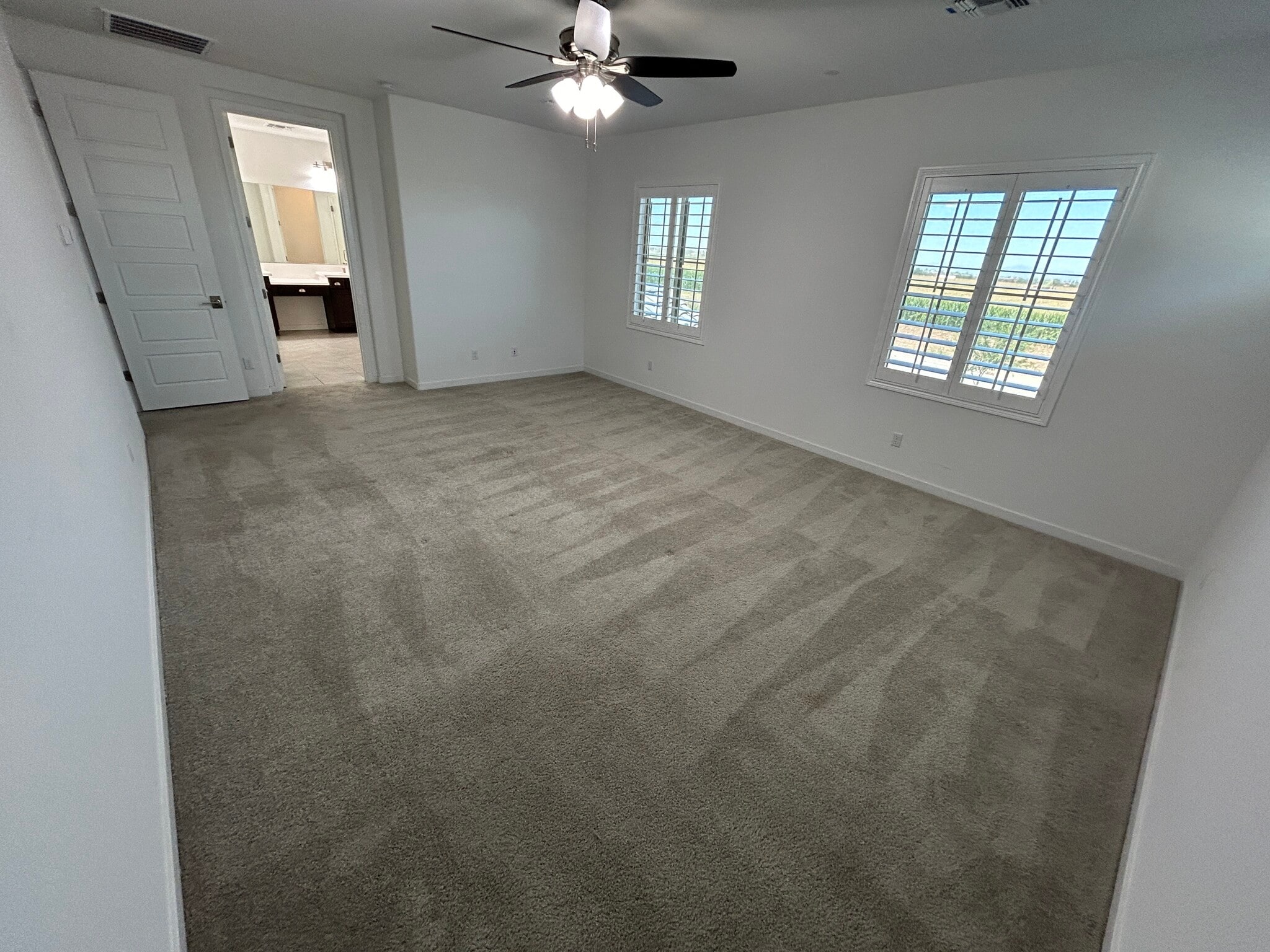 Building Photo - 4146 S Columbus Dr