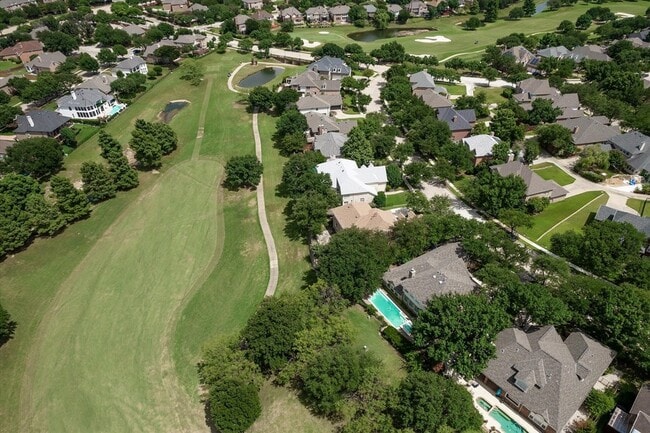 Building Photo - 2029 Primrose Dr