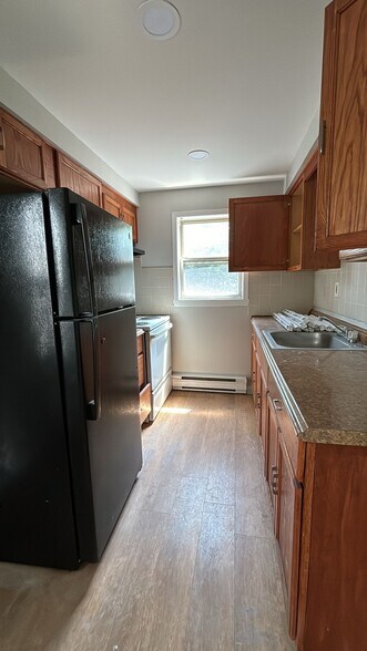 394 S 6th St 3R - 387 S 6th St