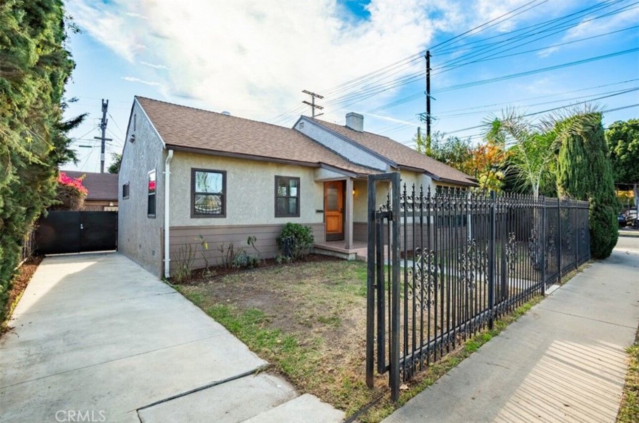 Building Photo - 8960 Helms Pl