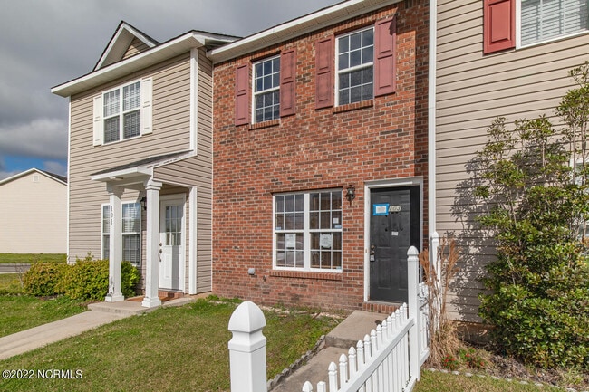 Building Photo - 103 Woodlake Ct