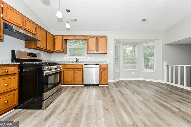 Building Photo - 3042 Medina Dr