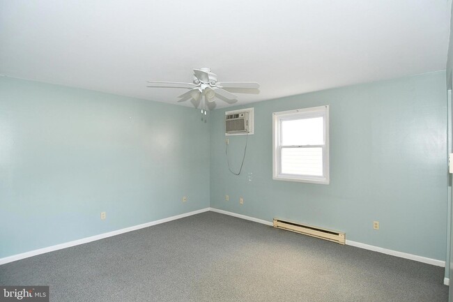 Primary Photo - 168 N Washington St