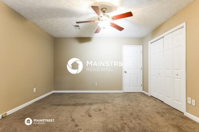 Building Photo - 3 Bedroom Pet-Friendly Home in Stockbridge, GA with Main Street Renewal