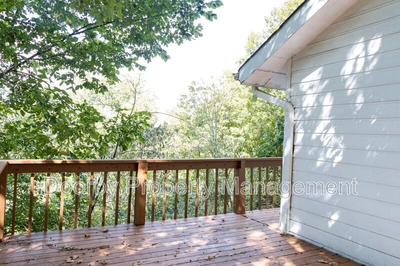 Building Photo - 2202 Elder St