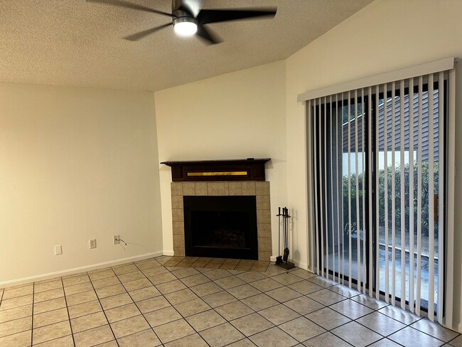 Building Photo - 1571 Stone Rd