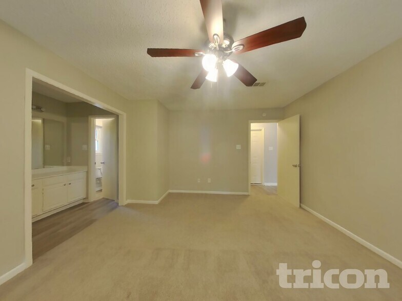 Building Photo - 3434 Deer Valley Dr