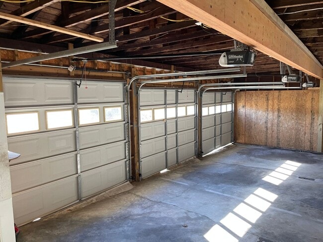 Building Photo - 2 Bed, 2 Bath newly renovated home located in Thomasville!