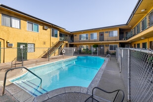 Building Photo - Buckingham Apartments