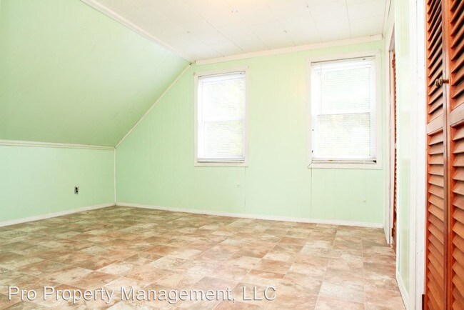 Building Photo - 3 br, 2 bath House - 137 Eastern Street