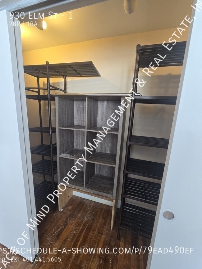 Building Photo - 930 Elm St