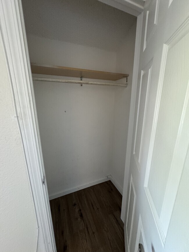 Building Photo - 140 Uwapo Rd