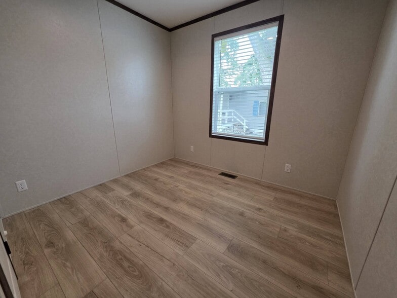 Building Photo - 1300 W Commodore Blvd