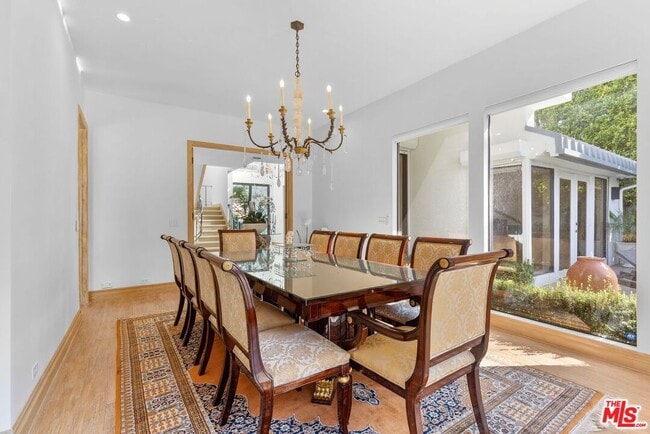 Building Photo - 605 N Hillcrest Rd