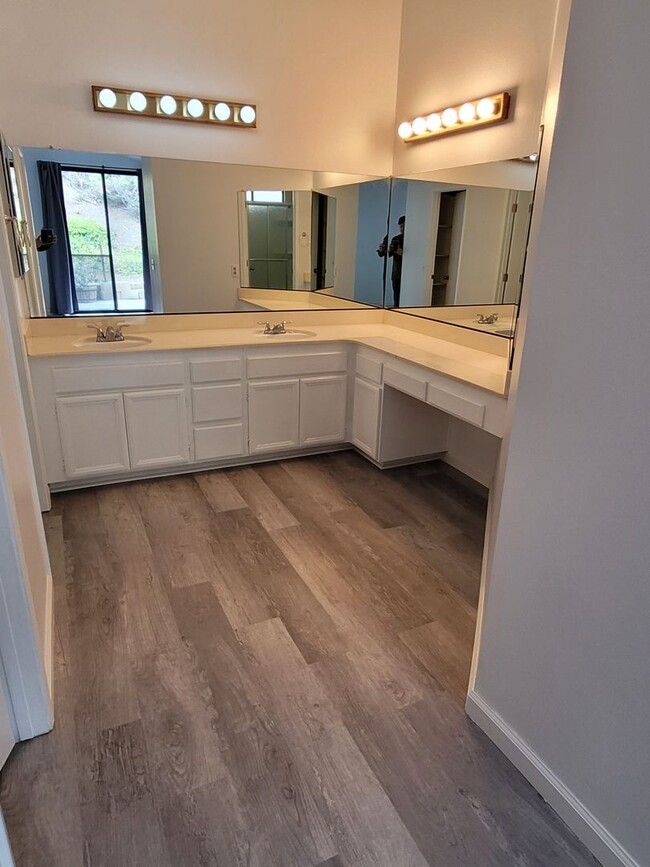 Building Photo - $3600.00 Rancho Bernardo 3 bdrm 2 bath 1450 sq ft House, Pool & Clubhouse