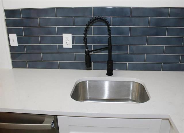 Building Photo - 5632 Willis Ave