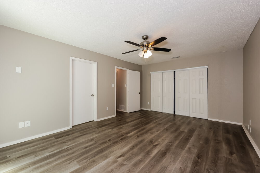 Building Photo - 2533 Bentley Dr