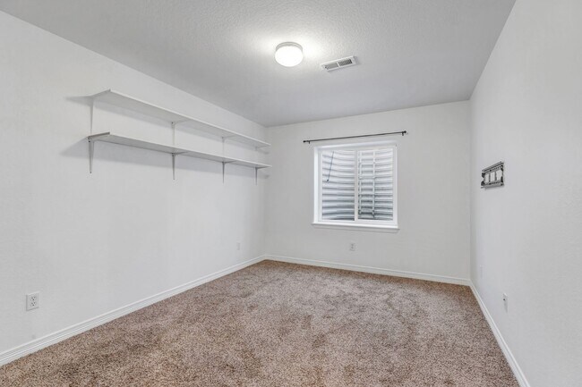 Building Photo - 5 Bedroom Home for Rent-Peyton- 80831