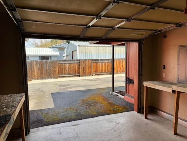 Building Photo - 118 SHAST A&amp;B