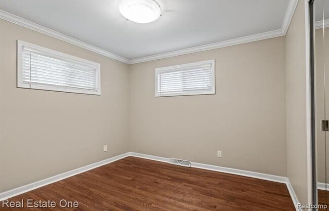 Building Photo - 290 Winry Dr