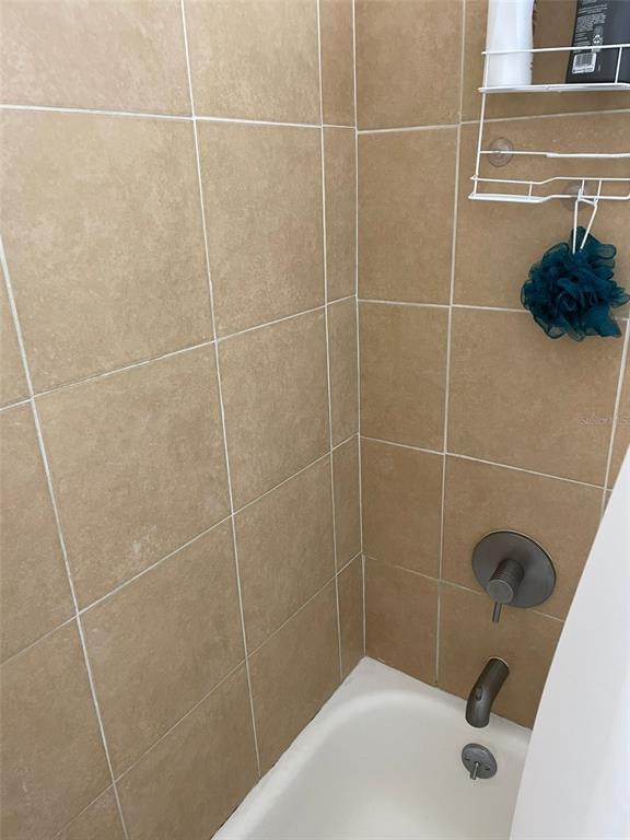 Building Photo - 2725 Hidden Lake Blvd