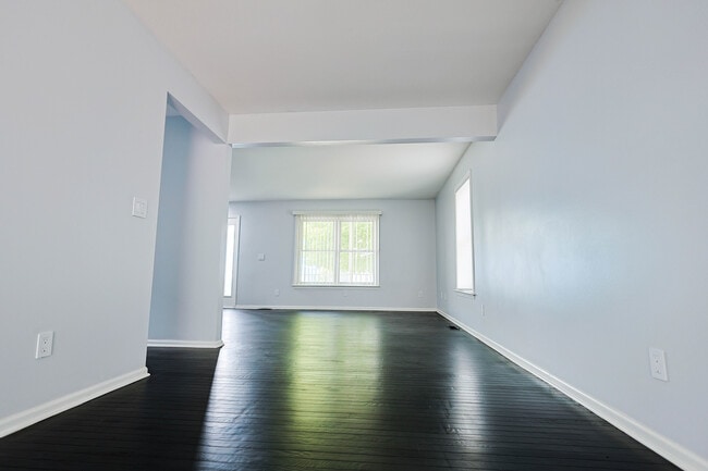 Building Photo - 8872 Lagoon Dr