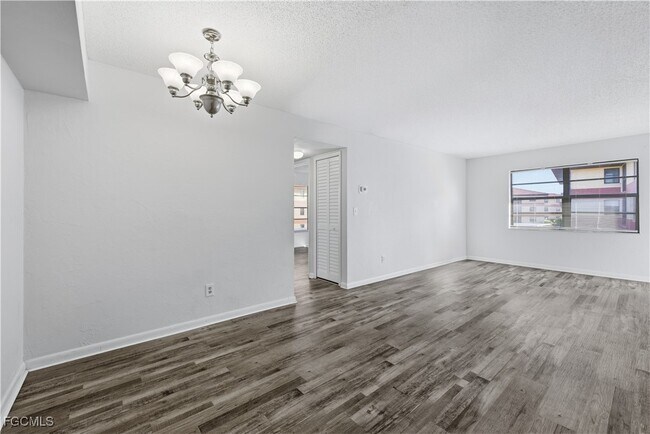 Building Photo - 6150 Whiskey Creek Dr