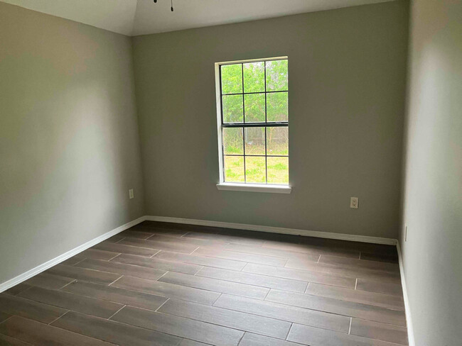 Building Photo - 5430 Villa Del Angeles