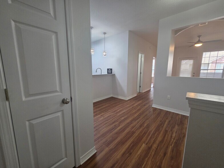 Building Photo - 503 Spartan Dr