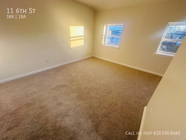 Building Photo - 11 6th St