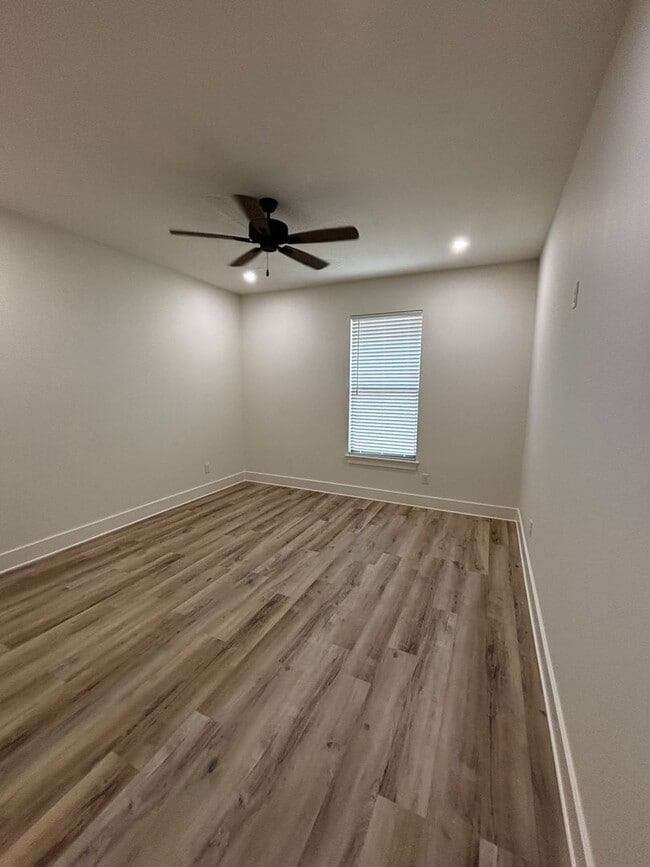 Building Photo - 7B Fernwood Dr