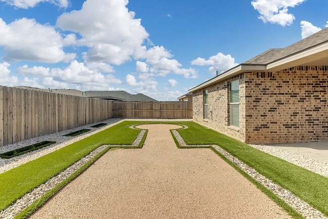 Building Photo - 460 Staghorn Dr