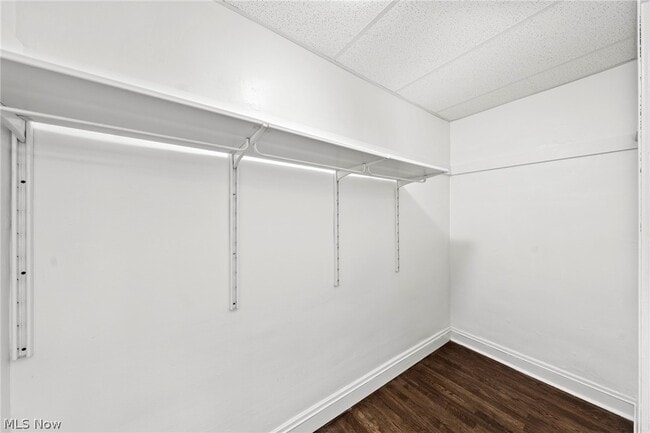 Building Photo - 1385 Cranford Ave