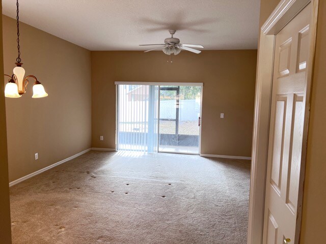 Building Photo - 2160 Retreat View Cir