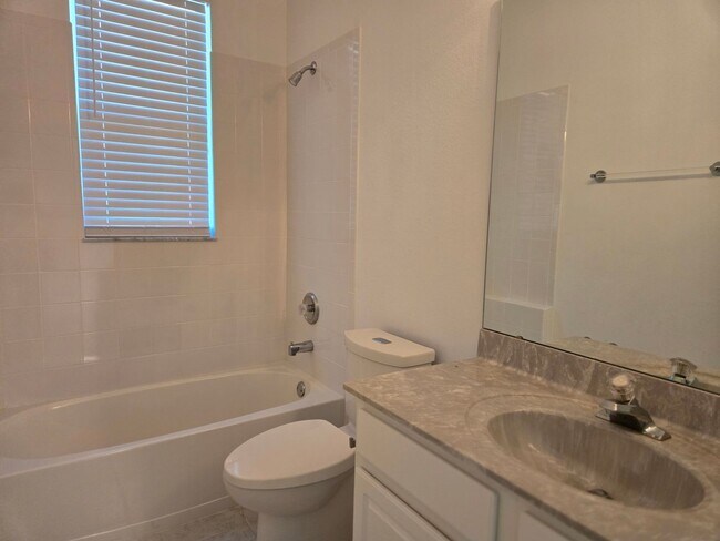 Building Photo - Lake Mary - 3 Bedrooms, 2 Bathrooms - $3,095.00