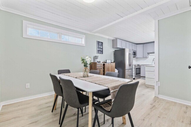 Building Photo - 430 Yaupon Ave