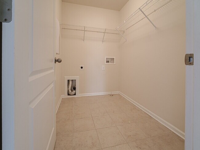 Building Photo - 1089 Wallace Lake Rd