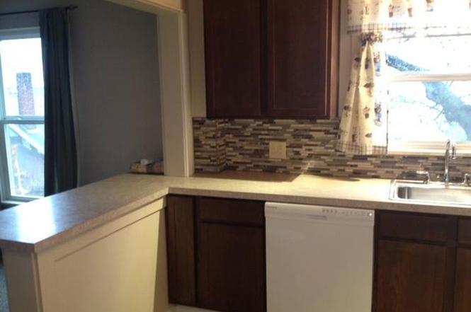 dishwasher and counter seating - 908 4th Ave E